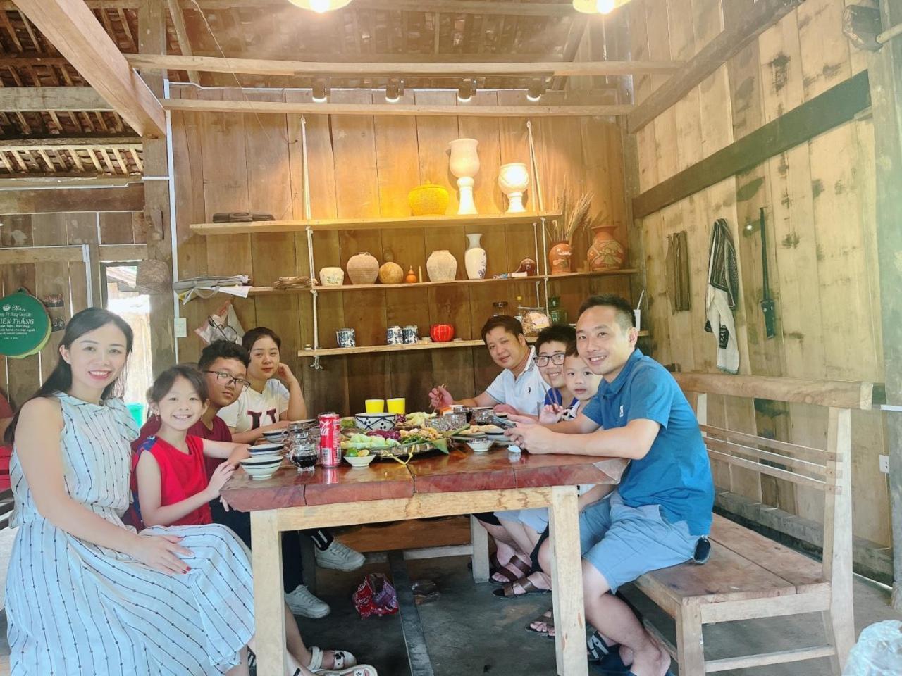 Lung Muoi Homestay Na Giao Esterno foto